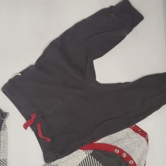 3/$30 BURT'S BEES BABY Organic Cotton Buffalo plaid Long Sleeve Bodysuit - Picture 3 of 5